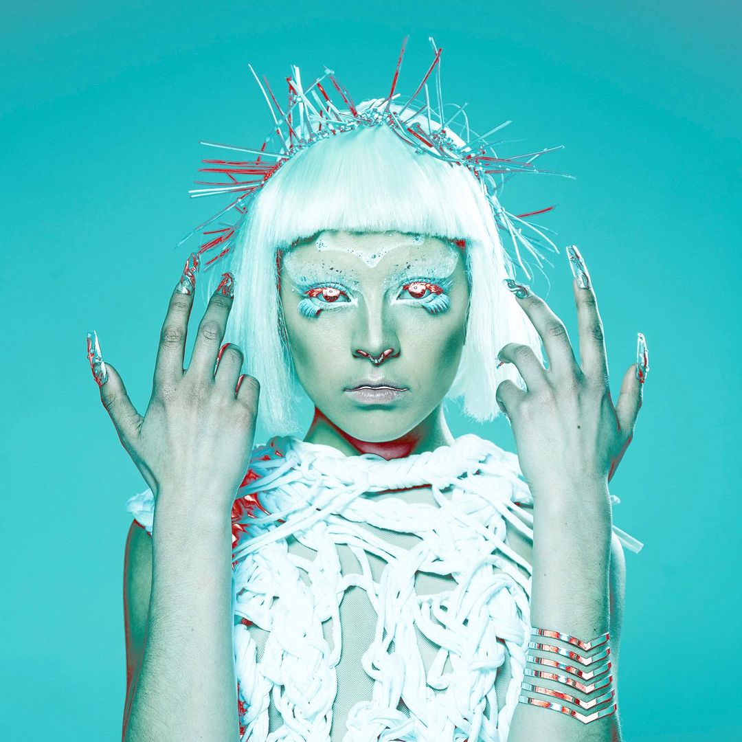 Aluhé Dume - Insurrekta