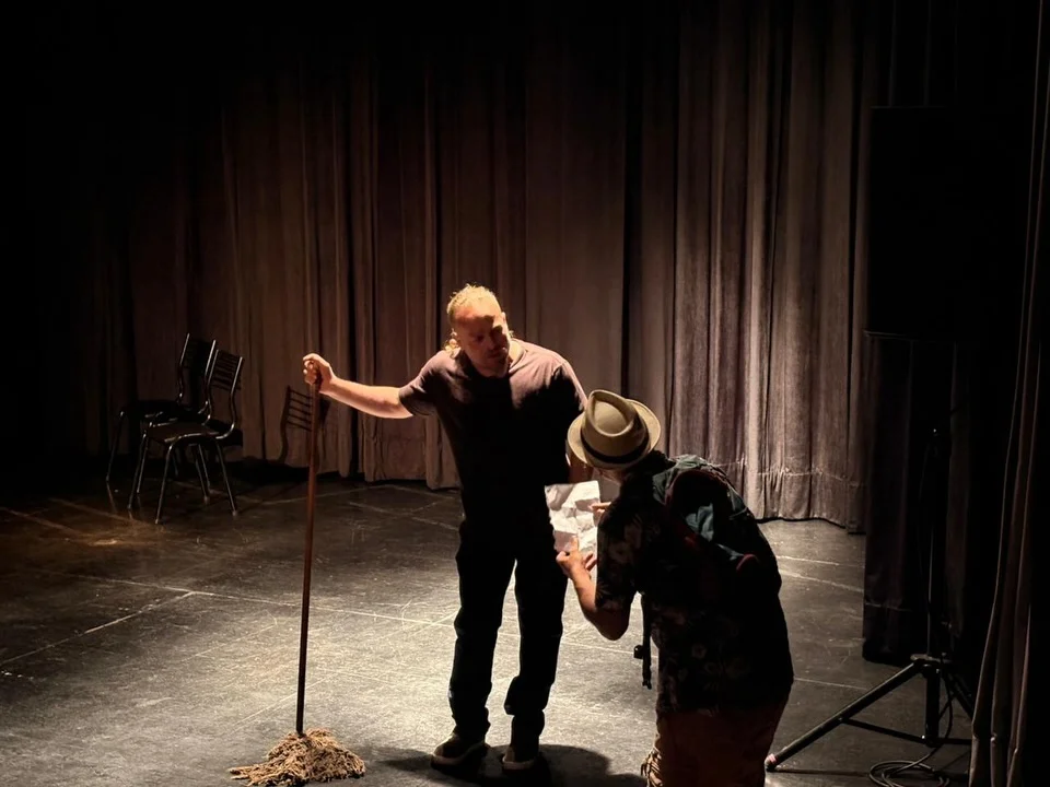 obra como hacer reir a un mendocino sin morir