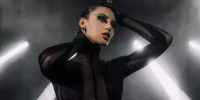 Sara-Landry-hero-desktop